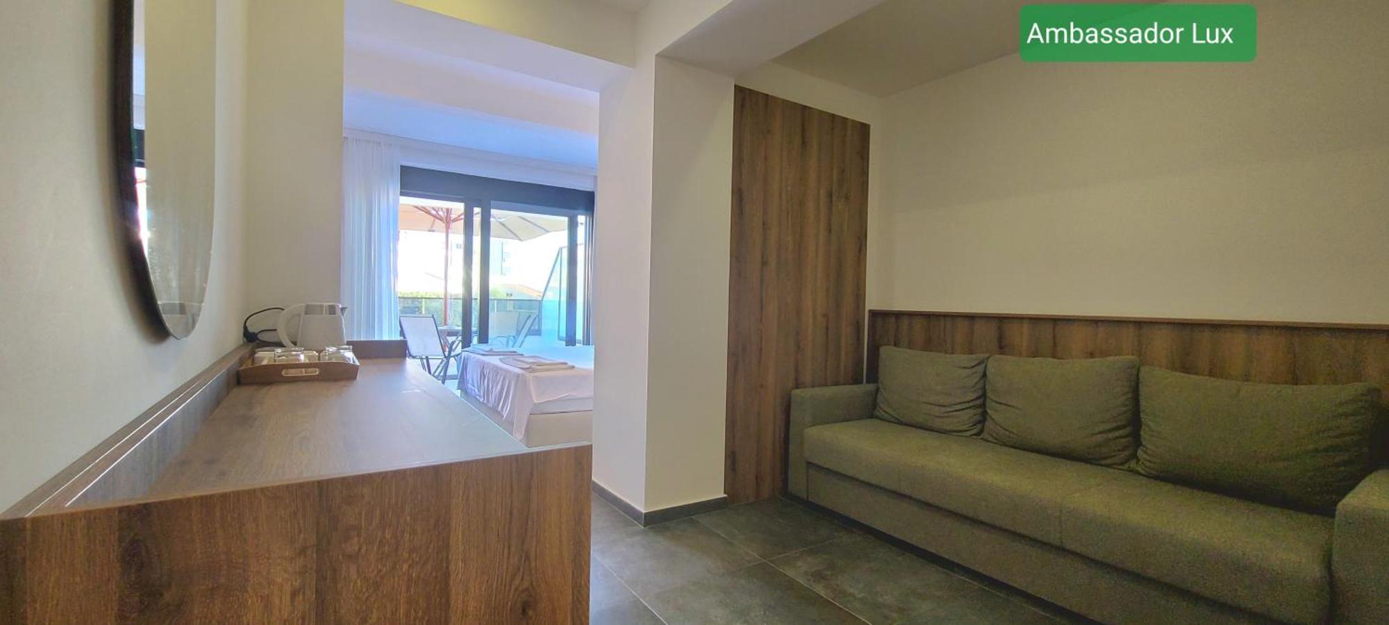 Ambassador & Ambassador Lux Apartments Ulcinj Bagian luar foto
