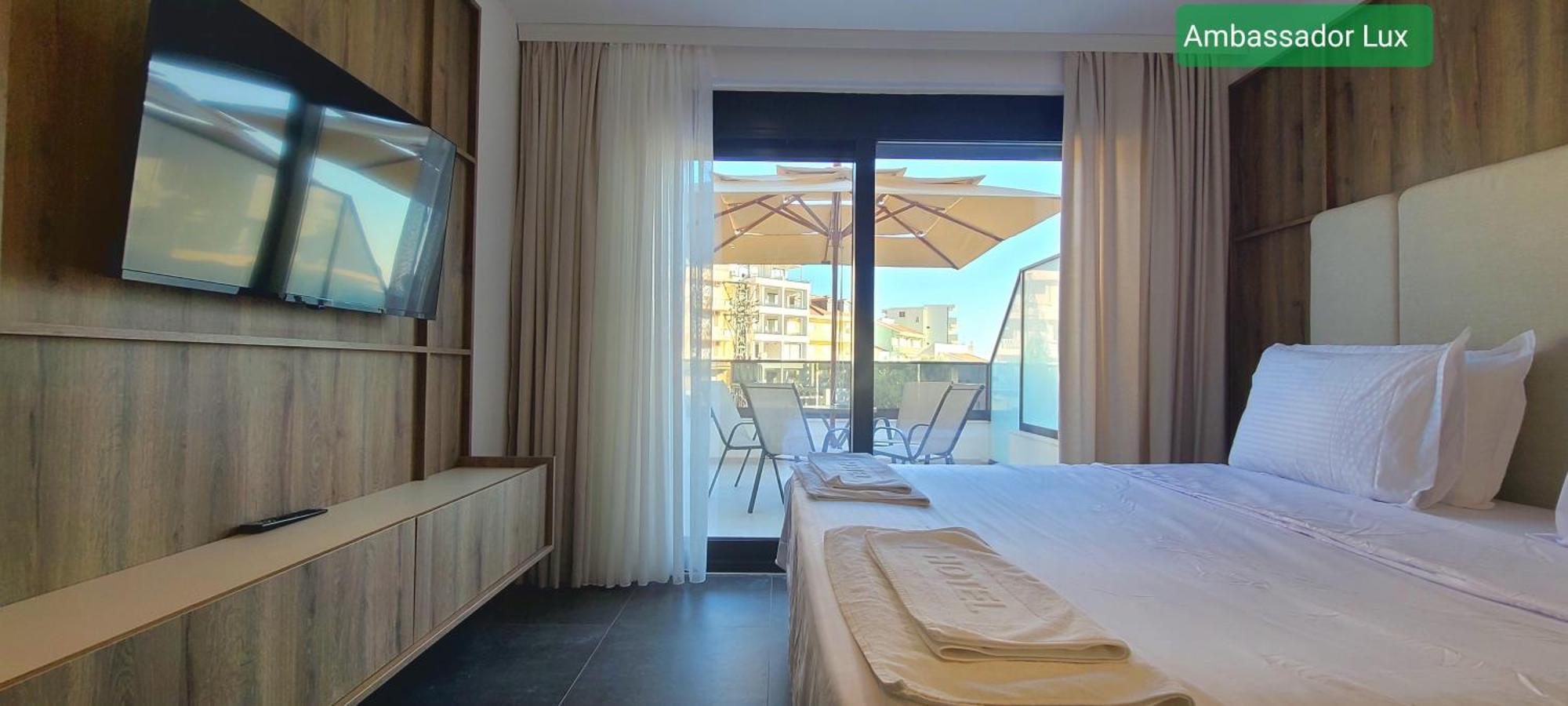 Ambassador & Ambassador Lux Apartments Ulcinj Bagian luar foto