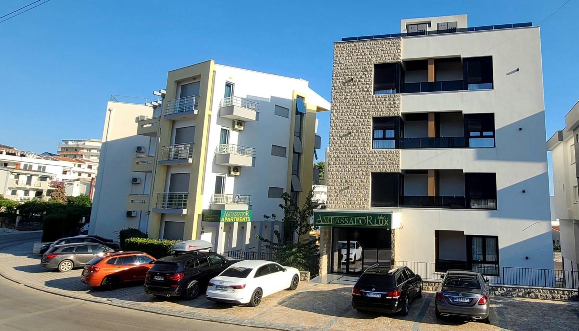 Ambassador & Ambassador Lux Apartments Ulcinj Bagian luar foto